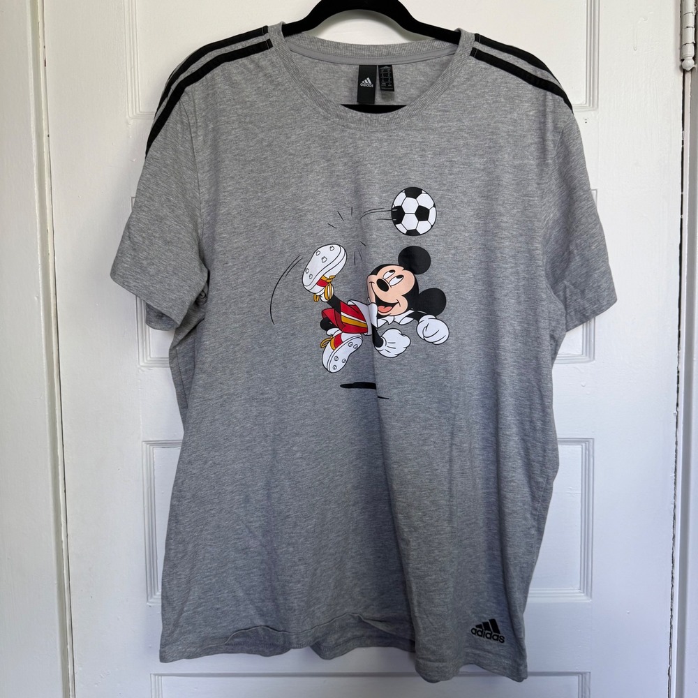 Adidas Disney Mickey Mouse Soccer Graphic T-Shirt Gray Mens XL Short Sleeve